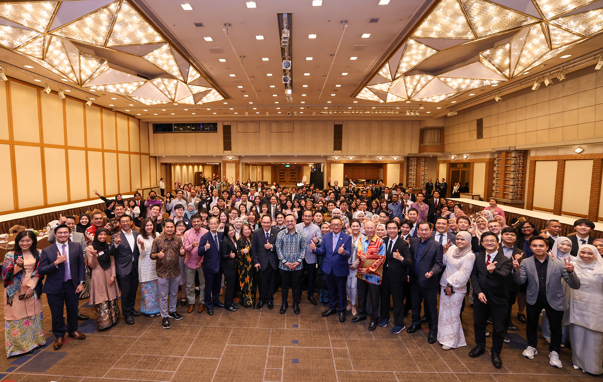 YB Steven Sim Chee Keong, Minister of Human Resources together with Malaysian Community in Japan